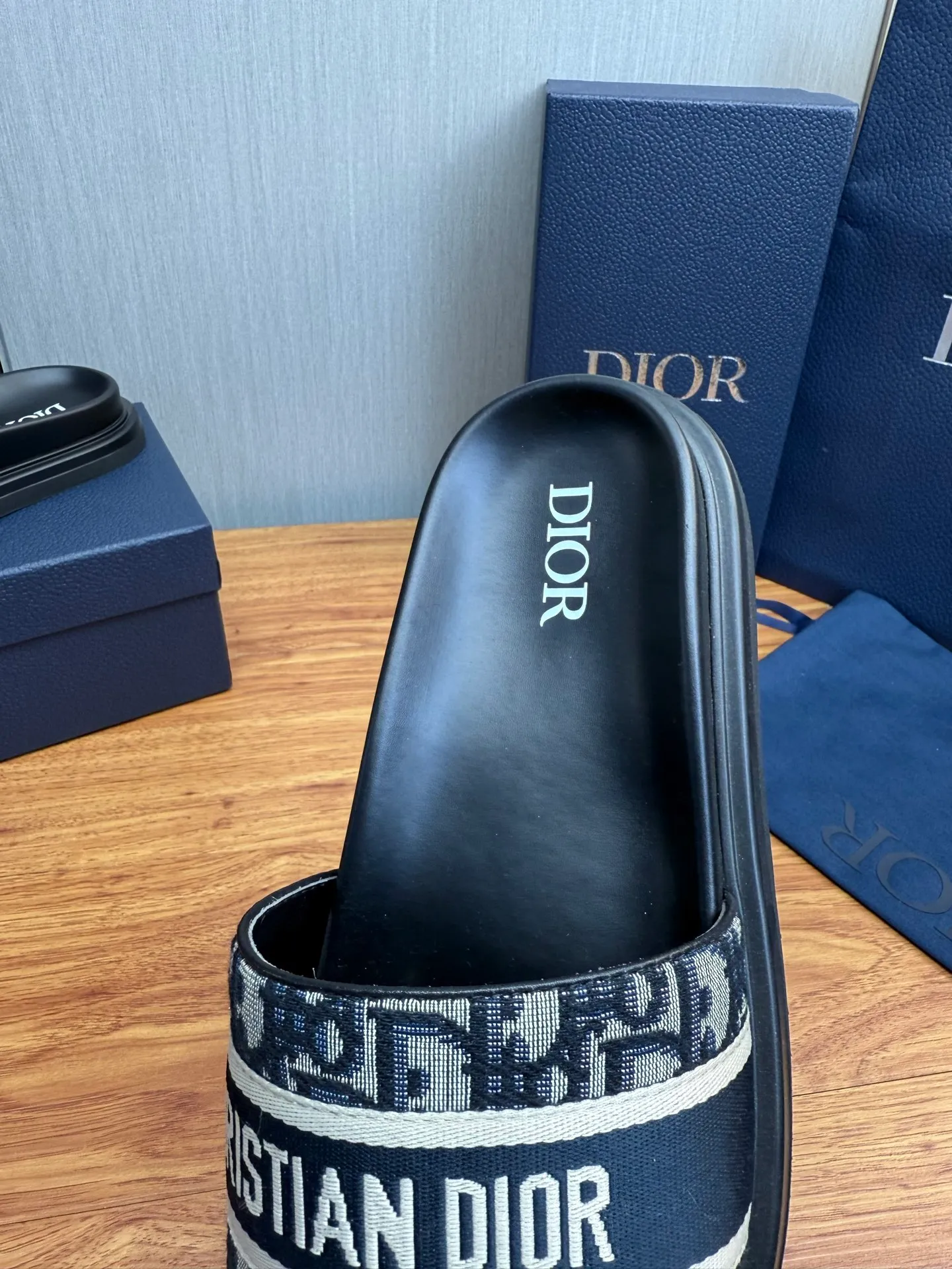 Men's shoes 260💰 Dior. Men's slippers🩴Official website 1:1 production 38-45 size 45 46 🉑️Customized original material shipped✅